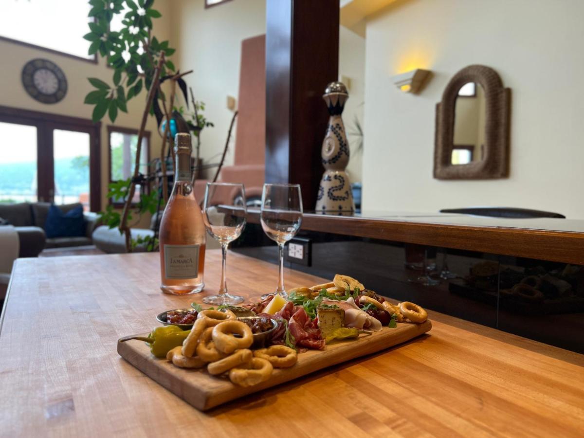 Casa Grande Inn & Suites Penticton Ngoại thất bức ảnh